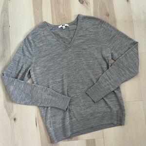 UNIQLO V-neck Grey Sweater